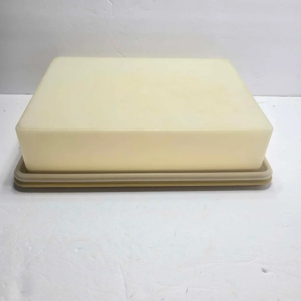 Vintage Tupperware Rectangular Cake Taker Carrier Harvest Gold Sheer 1241 1242